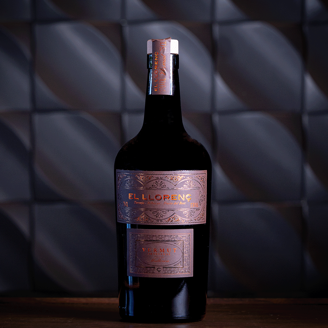 VERMUT ROJO EL LLORENÇ by Santi Taura